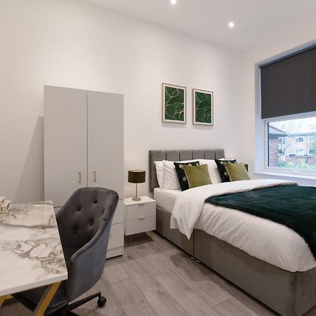 Whetstone Fantastic New, London Apartment 3 Bed 1 Bath & Parking מראה חיצוני תמונה